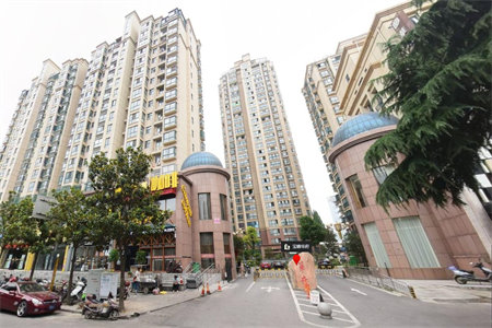 城老五金公司家属院3室2厅1卫120㎡